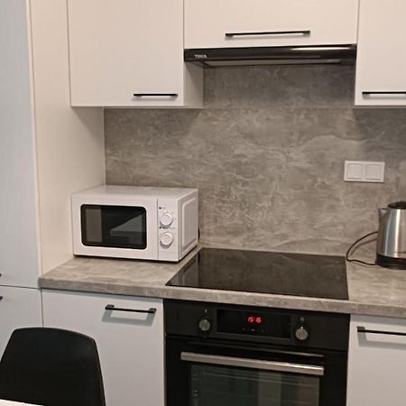 وارسو Apartment Z Ogrodkiem Na Warszawskiej Woli المظهر الخارجي الصورة