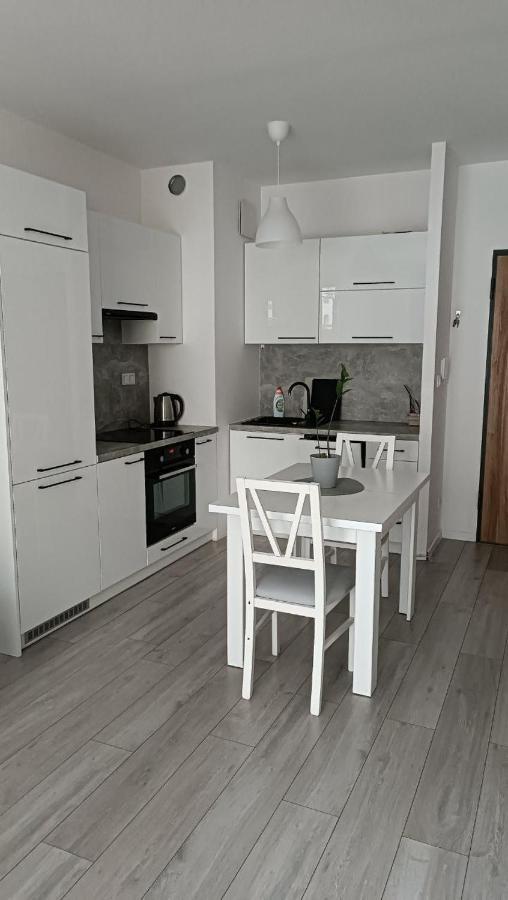 وارسو Apartment Z Ogrodkiem Na Warszawskiej Woli المظهر الخارجي الصورة