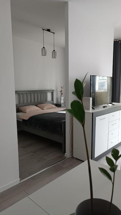 وارسو Apartment Z Ogrodkiem Na Warszawskiej Woli المظهر الخارجي الصورة