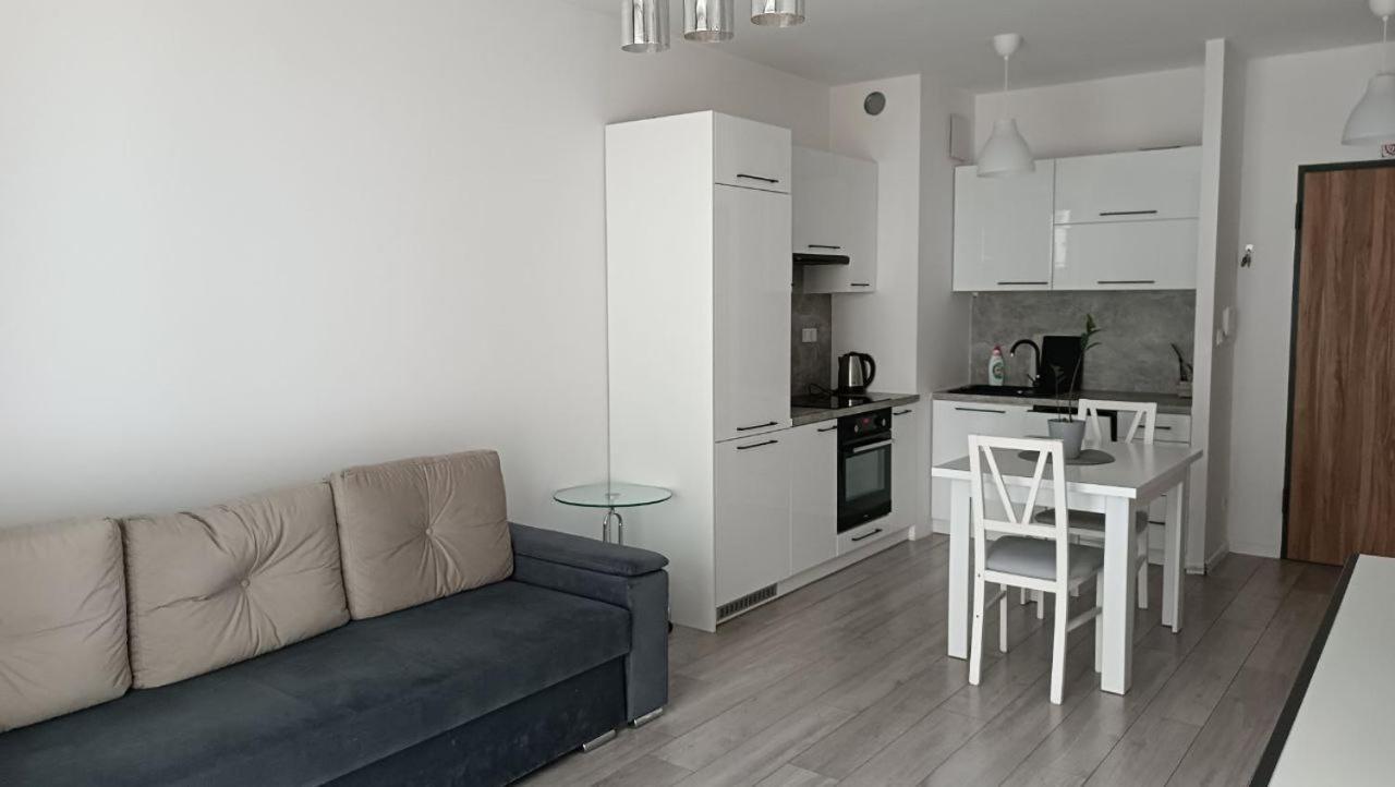 وارسو Apartment Z Ogrodkiem Na Warszawskiej Woli المظهر الخارجي الصورة